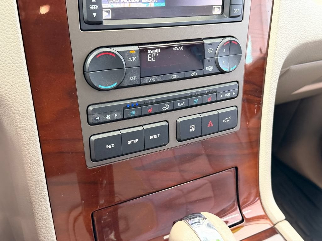 Used 2012 Lincoln Navigator 2WD w/ Monochrome Appearance Pkg image 22