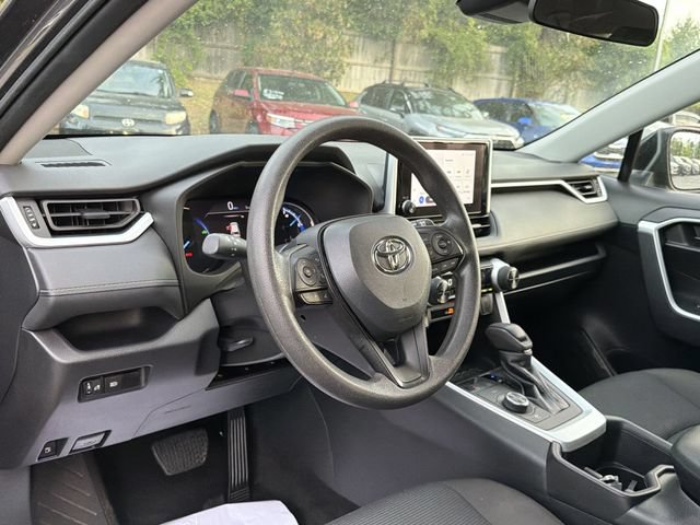 Used 2025 Toyota RAV4 LE AWD/4WD image 7