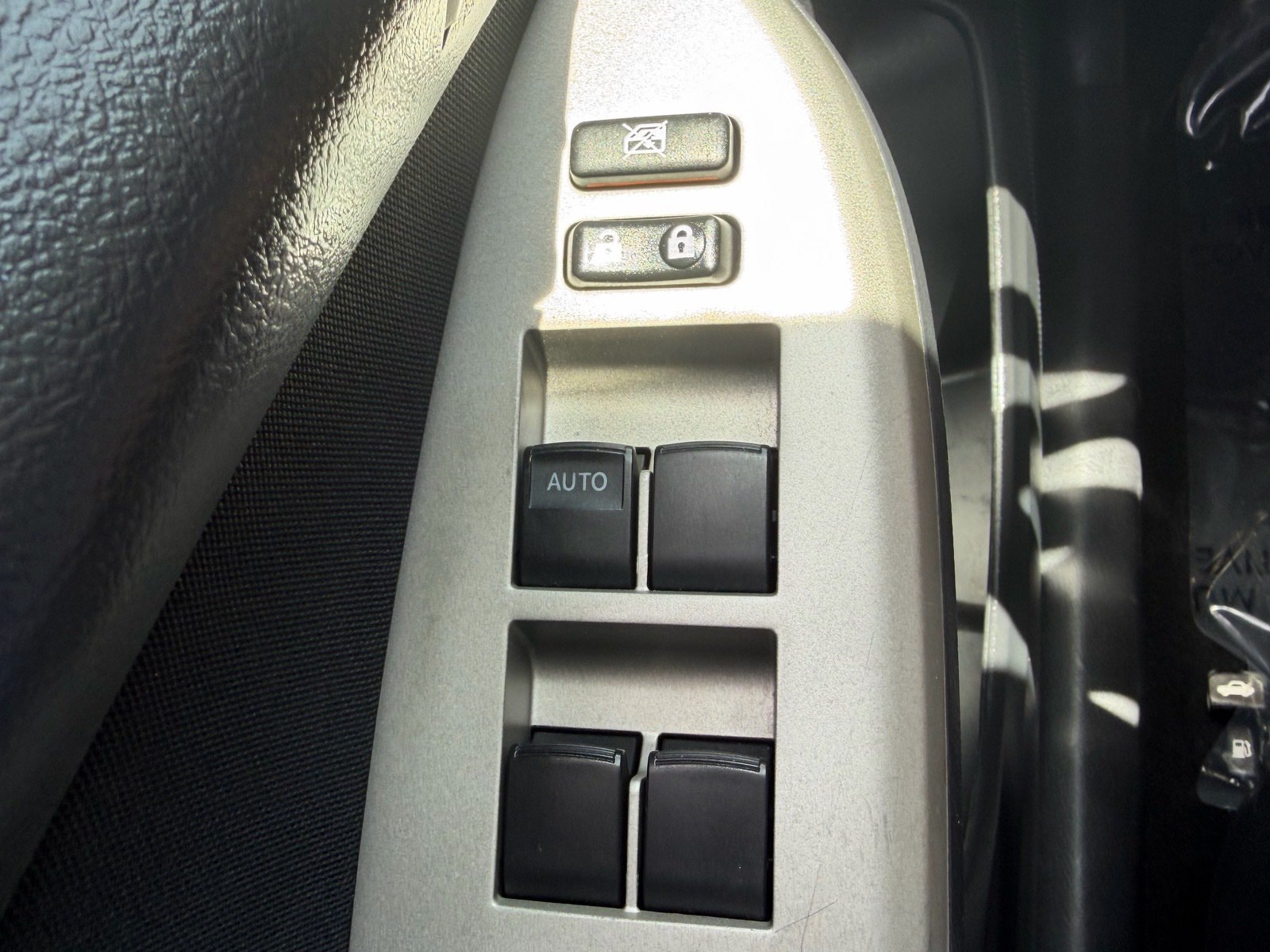 Used 2010 Toyota Corolla S FWD image 29