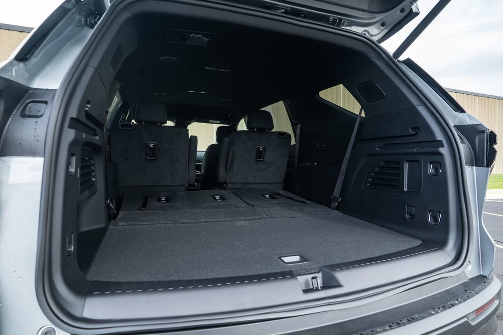 New 2026 Chevrolet Traverse LT w/ Midnight/Sport Edition image 38