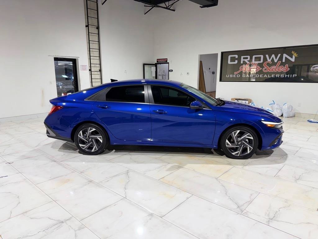 Used 2026 Hyundai Elantra Limited FWD image 7