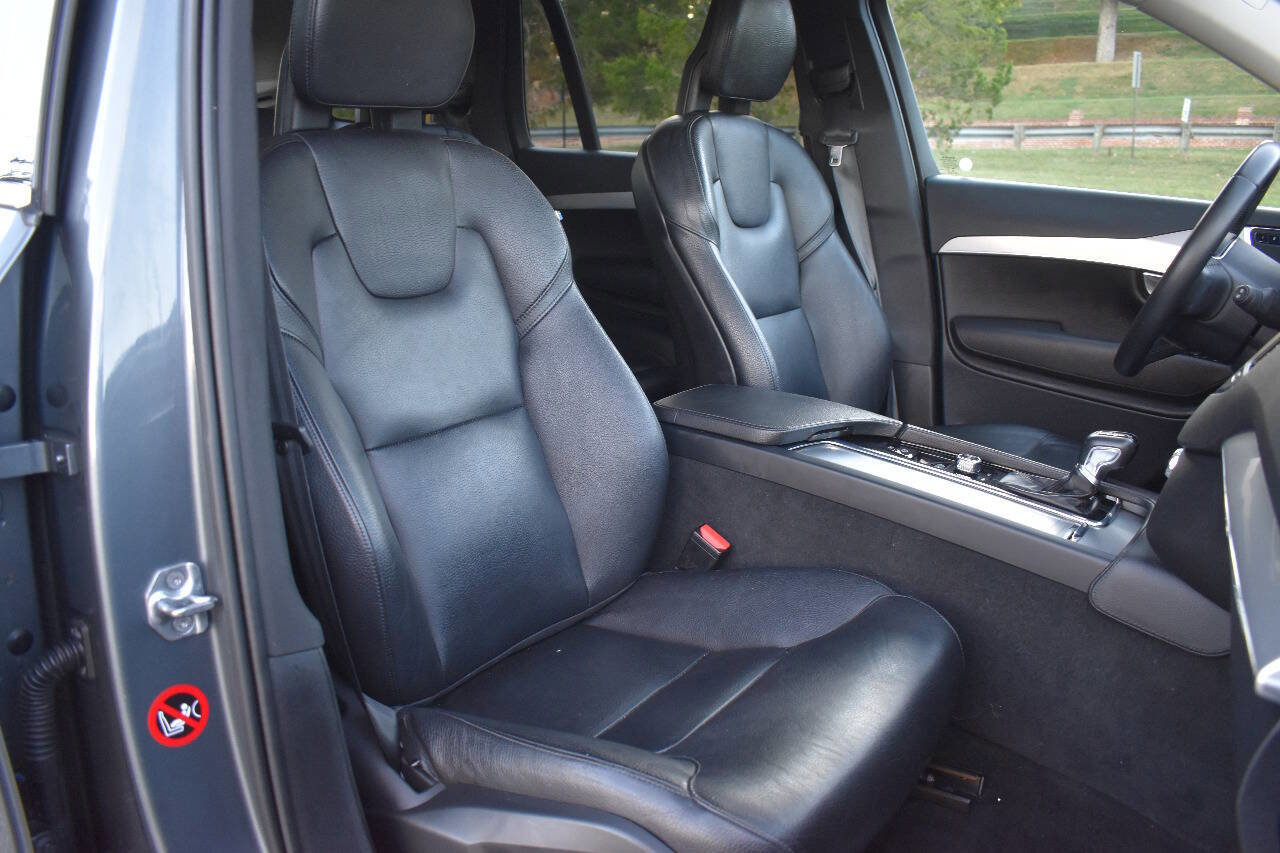Used 2017 Volvo XC90 T6 Momentum w/ Vision Package image 13