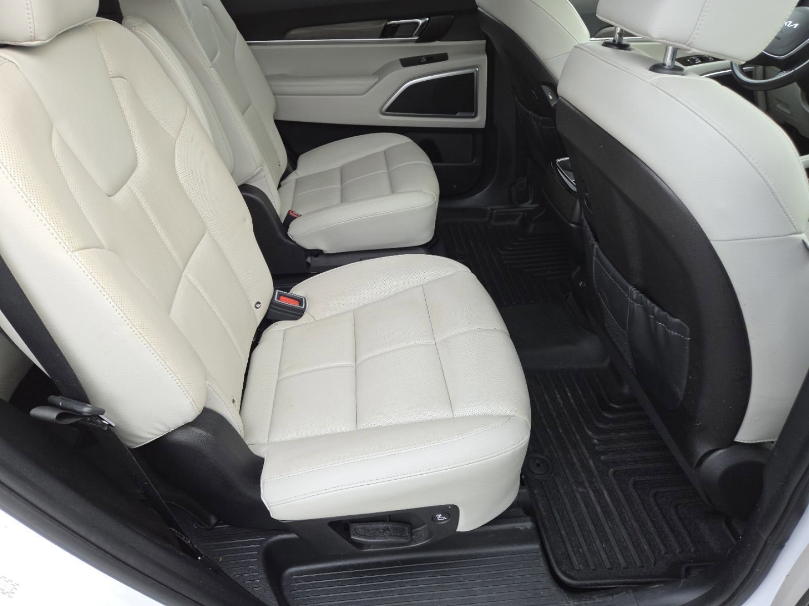Used 2022 Kia Telluride EX w/ EX Premium Package image 25