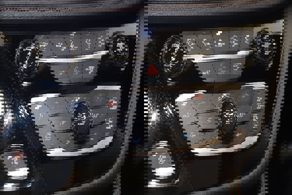 Used 2024 Chrysler Pacifica Pinnacle image 33