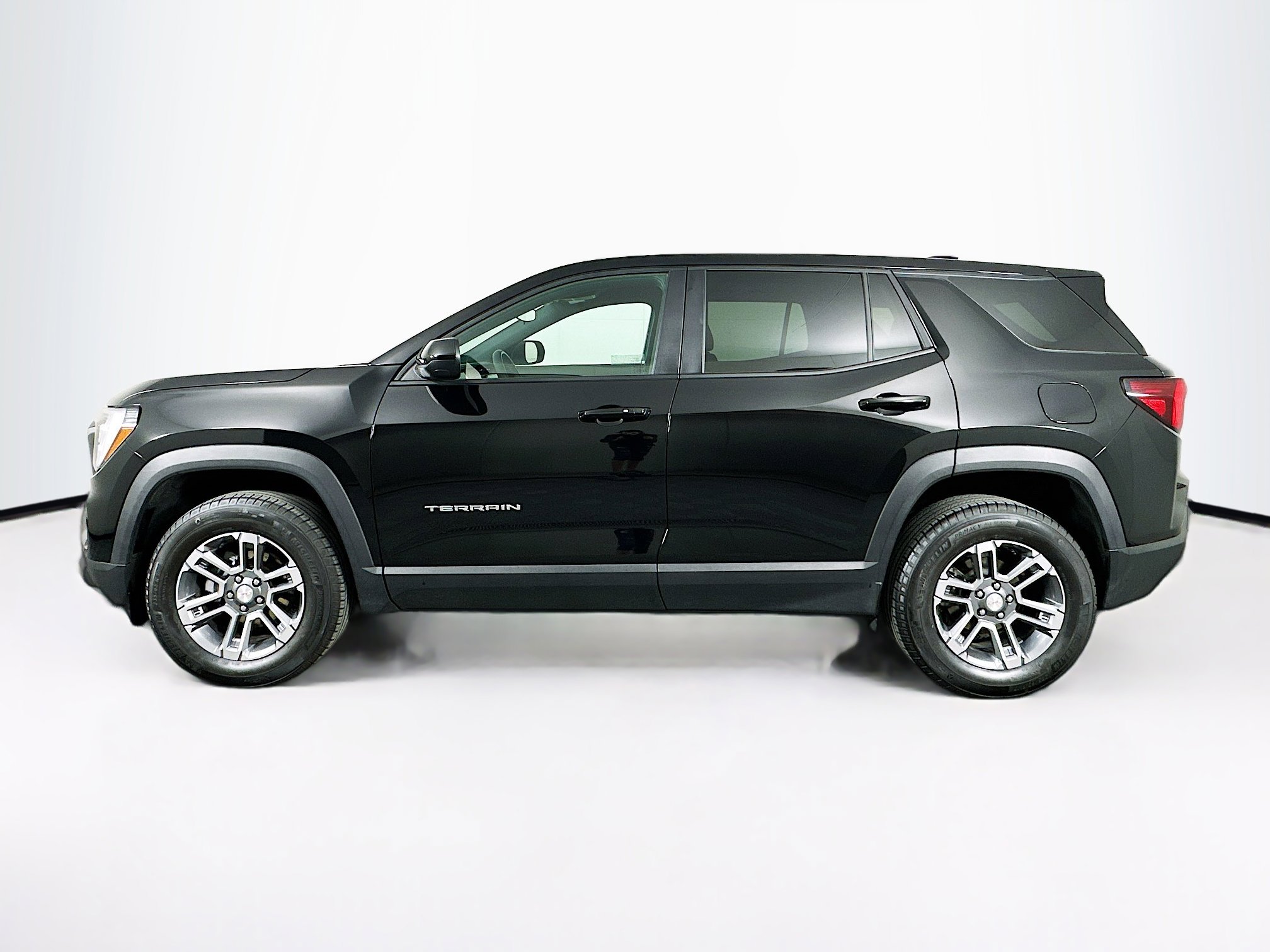 Used 2025 GMC Terrain Elevation AWD/4WD image 4
