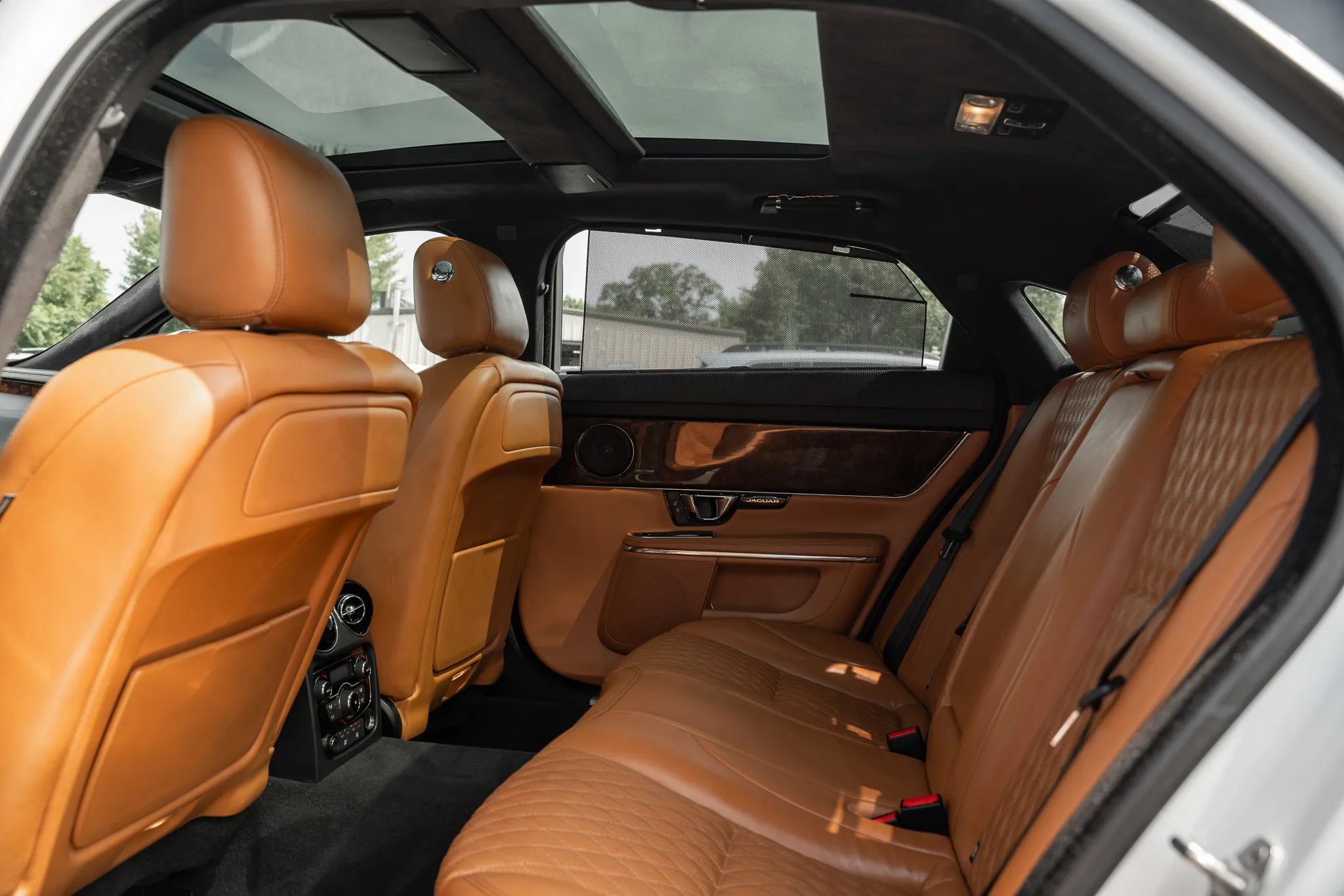 Used 2017 Jaguar XJ L Portfolio AWD/4WD image 8