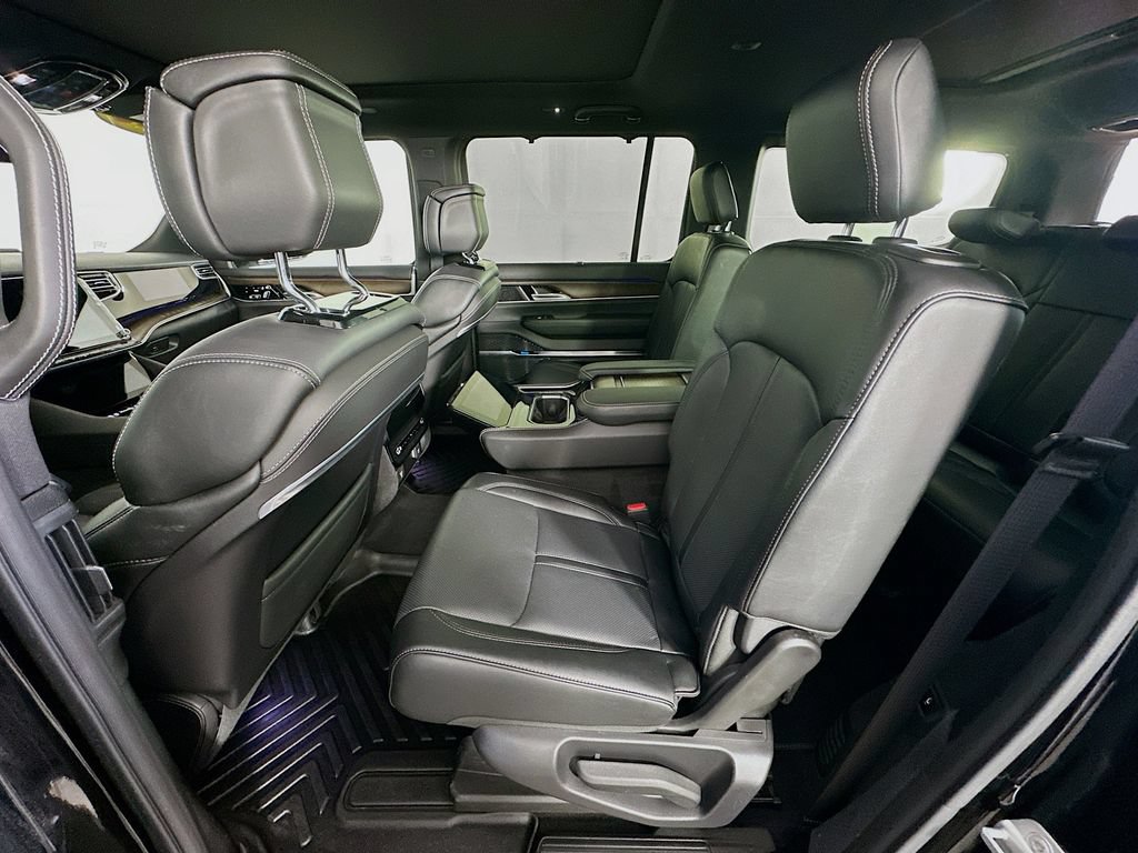 Certified 2025 Jeep Grand Wagoneer 4WD image 36
