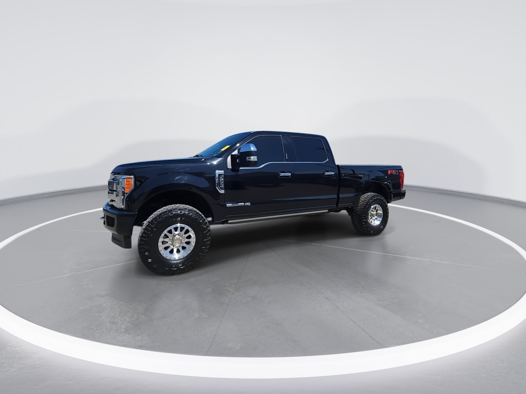Used 2017 Ford F250 Platinum w/ Platinum Ultimate Package AWD/4WD image 9