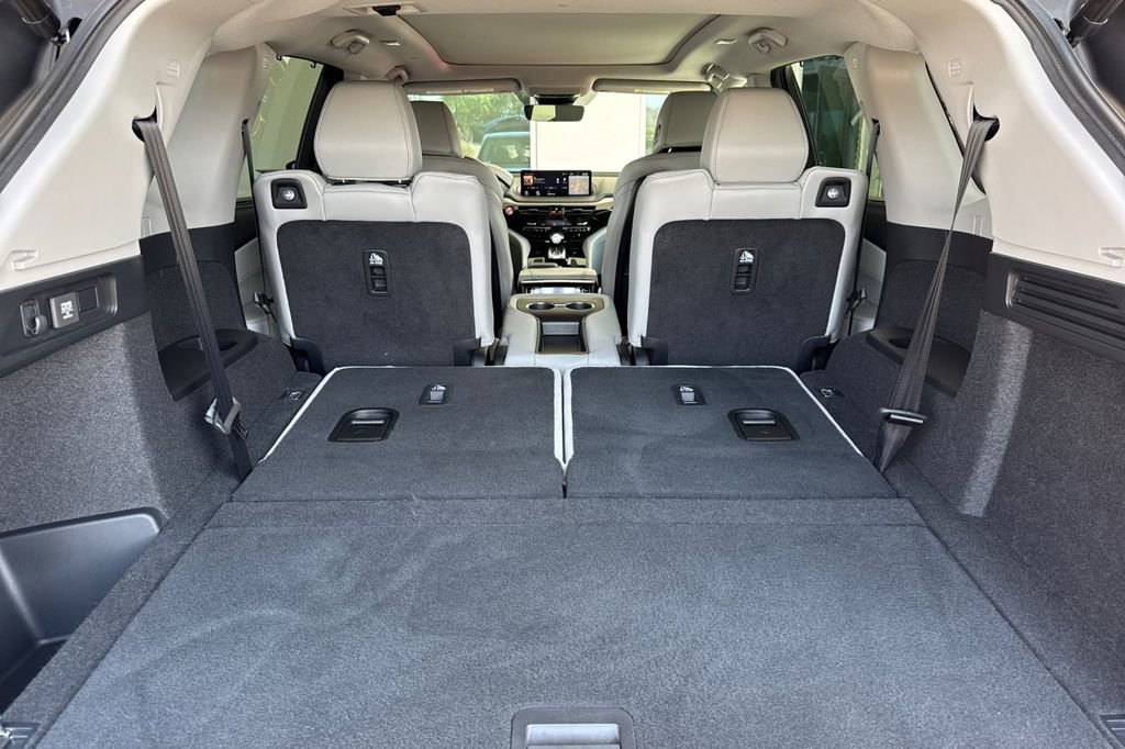 Certified 2023 Acura MDX FWD w/ Technology Package image 20