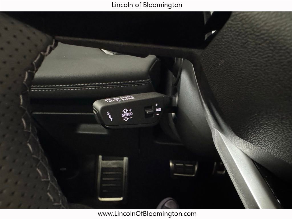 Used 2025 Audi SQ6 e-tron Prestige w/ 21" Black Optic Wheel Package image 43