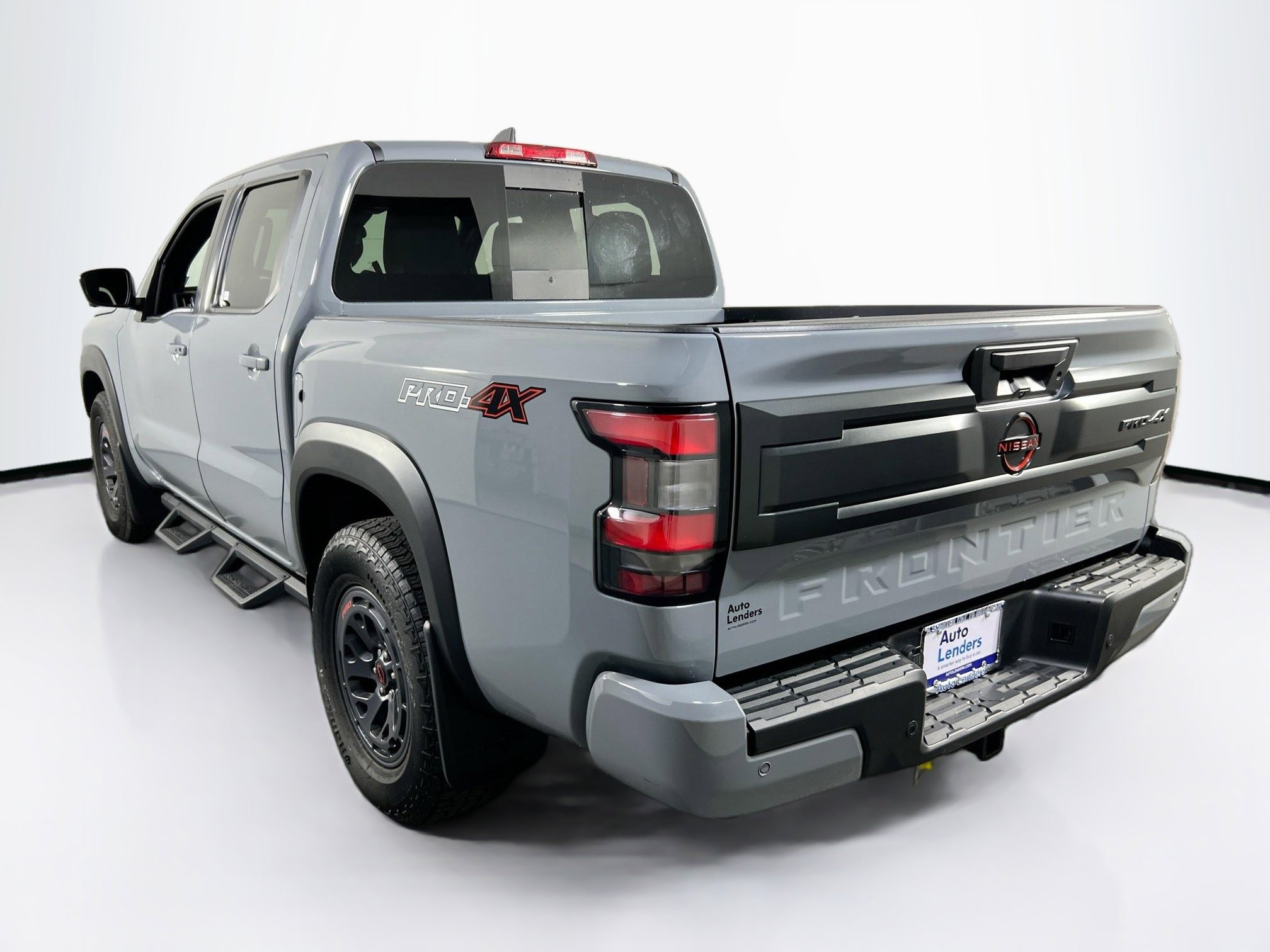 Used 2025 Nissan Frontier PRO-4X w/ Pro Convenience Package image 7