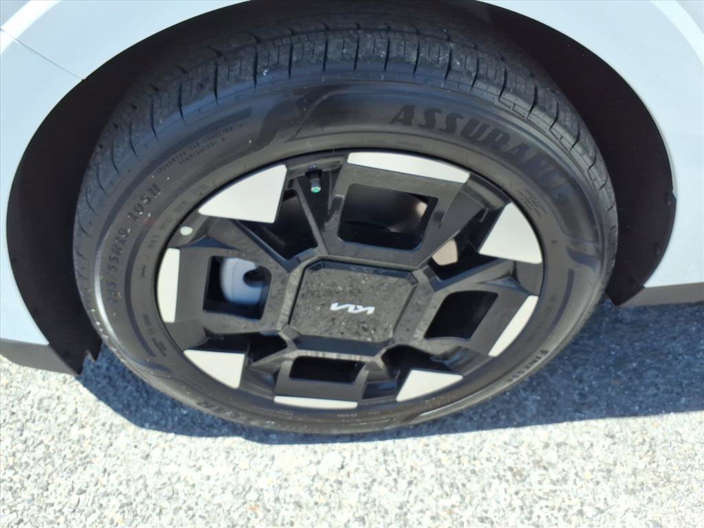 New 2026 Kia Carnival EX FWD image 14