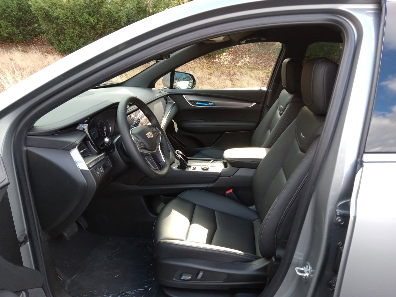 New 2026 Cadillac XT5 Luxury image 9