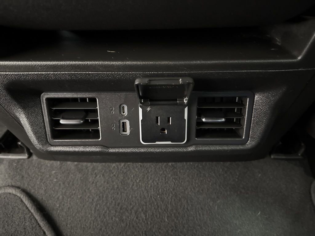 Certified 2024 GMC Sierra 1500 SLT image 17