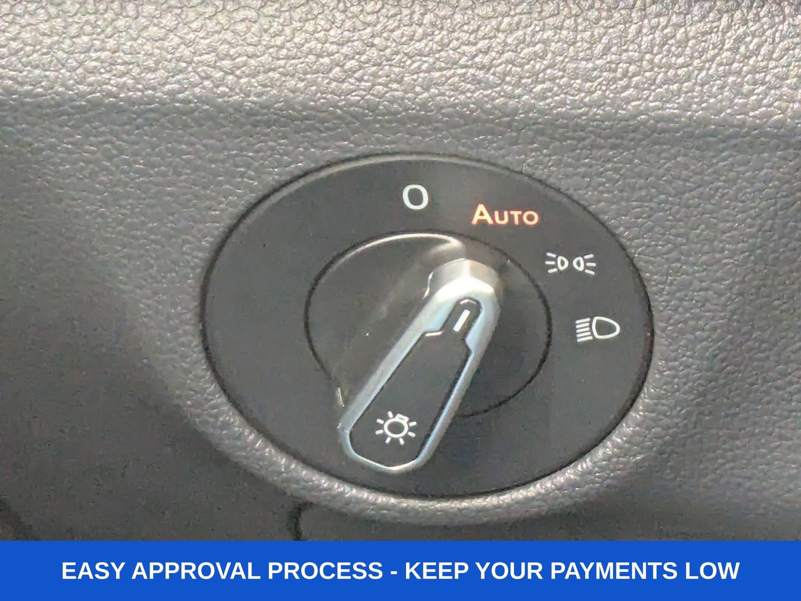 Used 2024 Volkswagen Jetta SE image 38