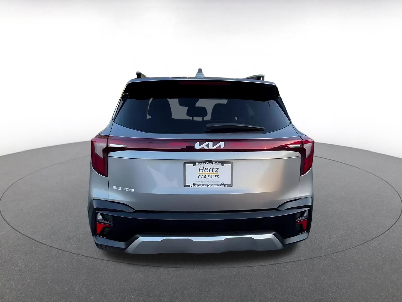 Used 2025 Kia Seltos S image 12