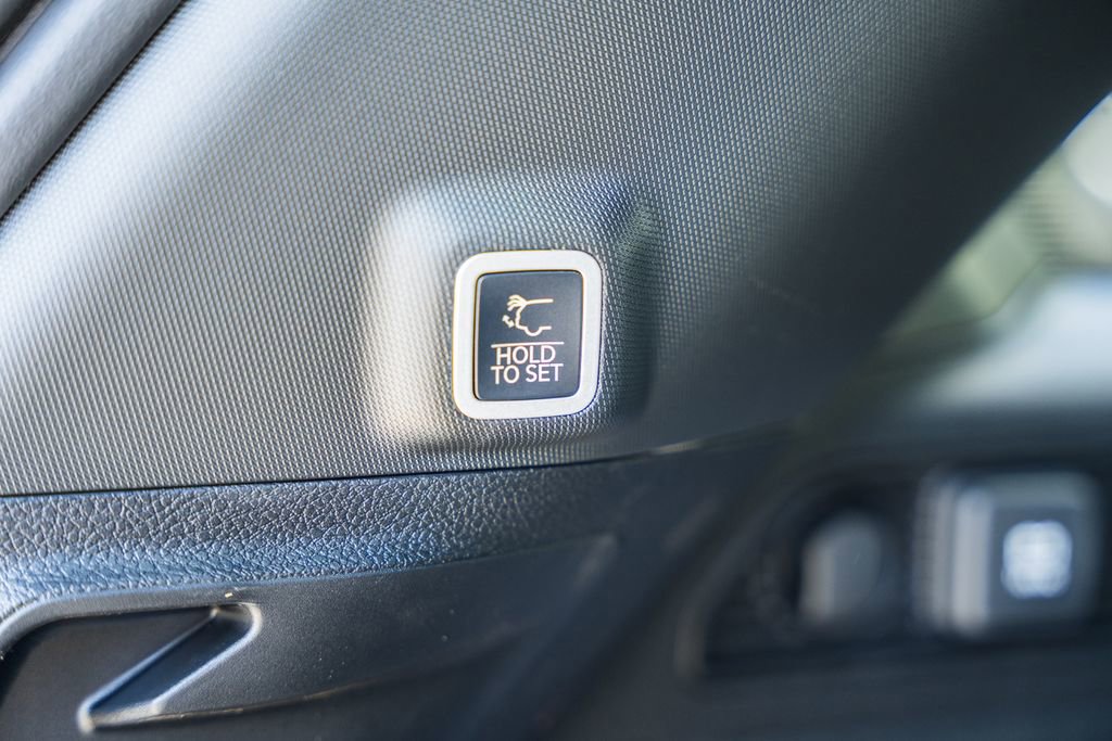 New 2025 Jeep Grand Cherokee Laredo X w/ Luxury Tech Group I image 11