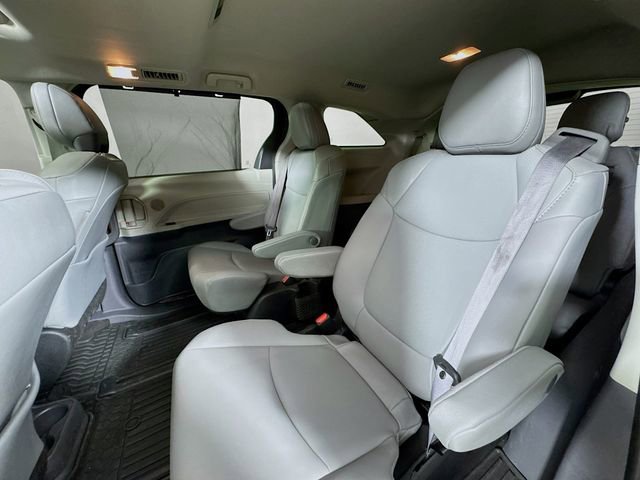 Used 2022 Toyota Sienna XLE image 23