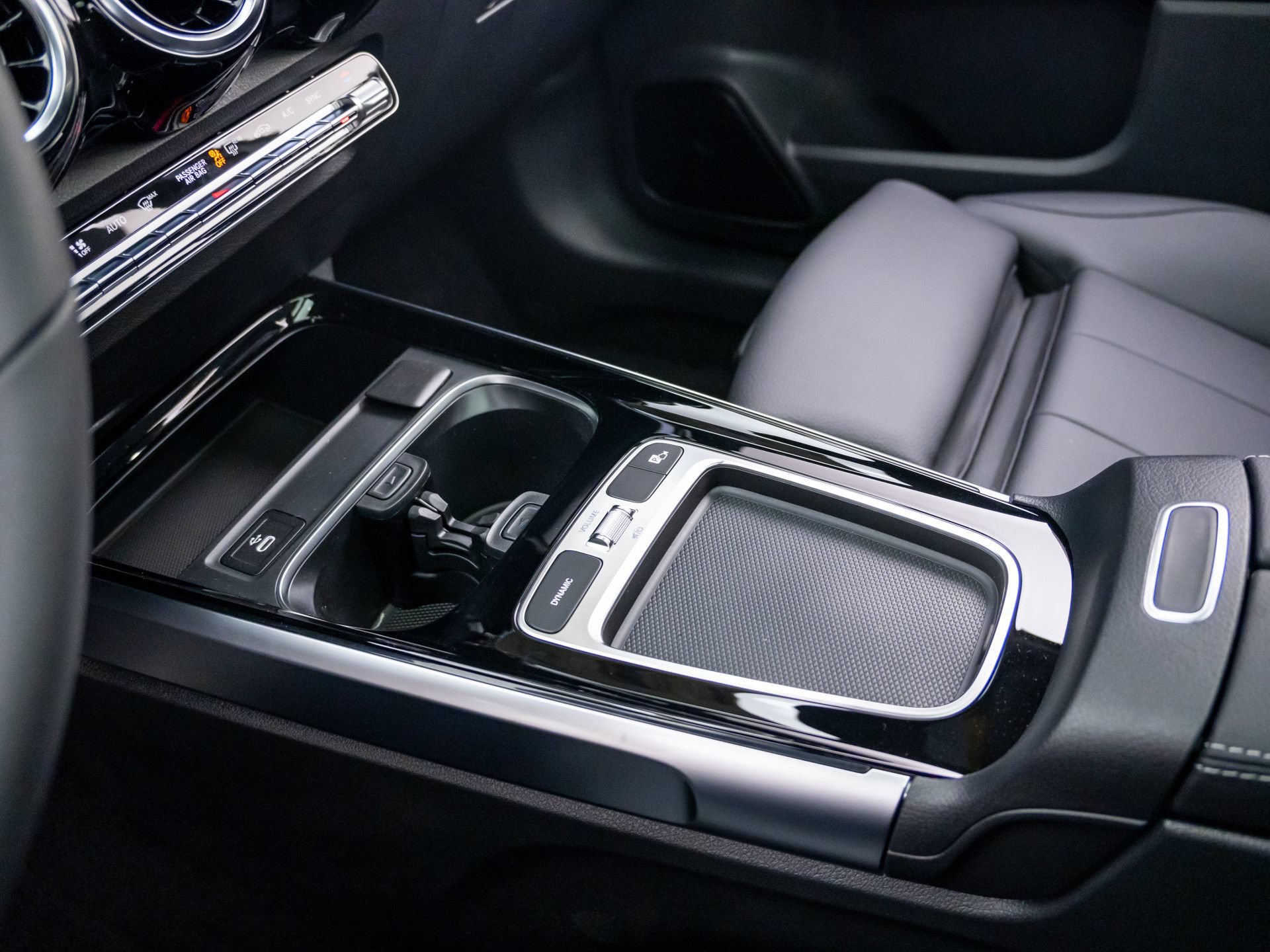 New 2026 Mercedes-Benz GLB 250 4MATIC image 12