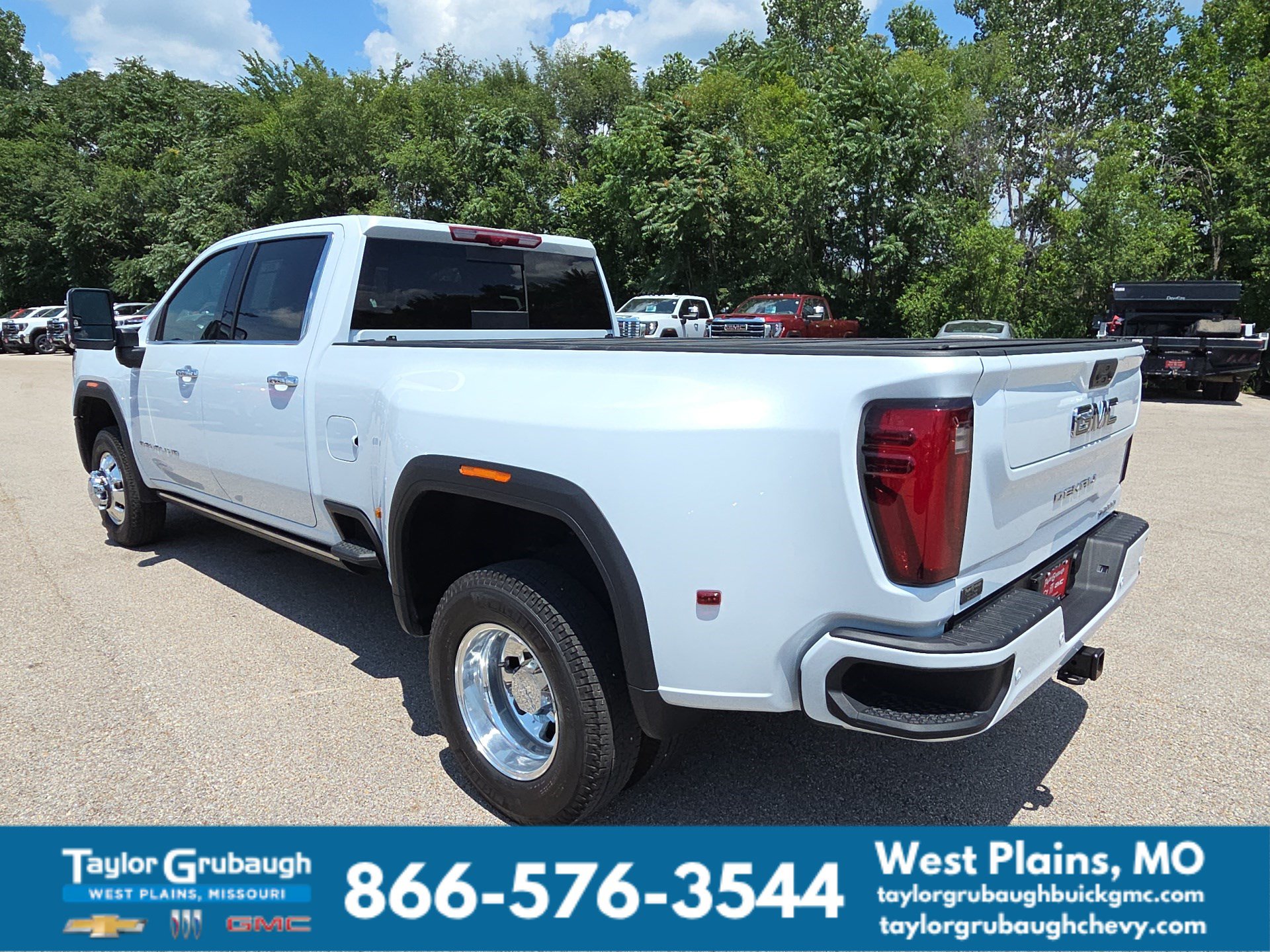 Used 2026 GMC Sierra 3500 Denali Ultimate AWD/4WD image 6