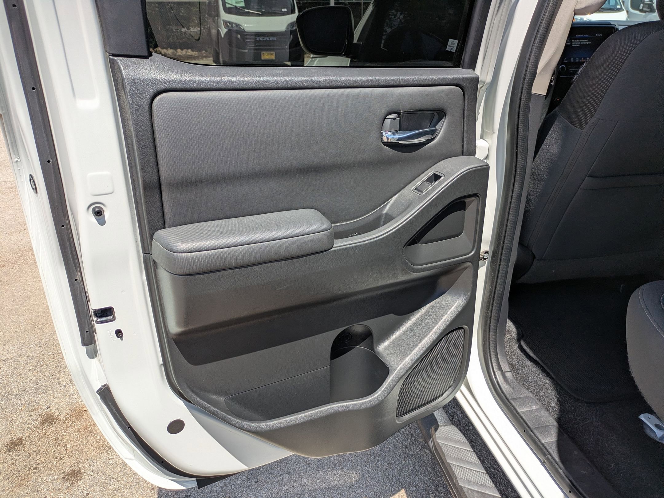 Used 2022 Nissan Frontier SV w/ Technology Package image 15