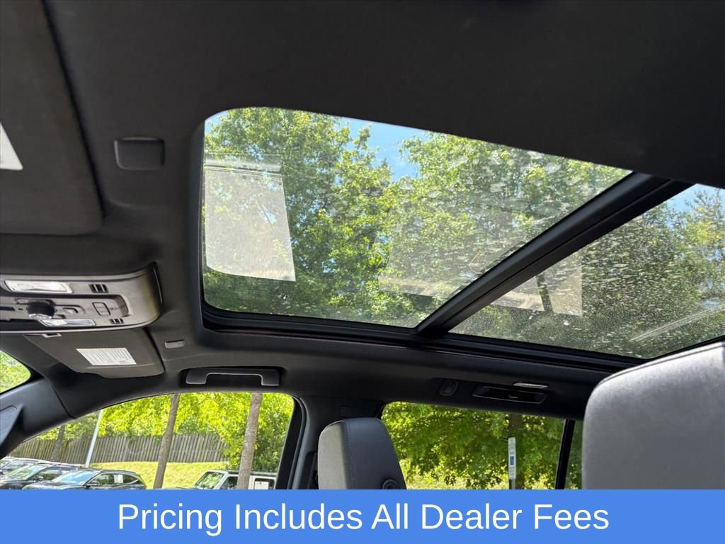 Used 2022 Chevrolet Tahoe Z71 w/ Z71 Off-Road Package AWD/4WD image 13