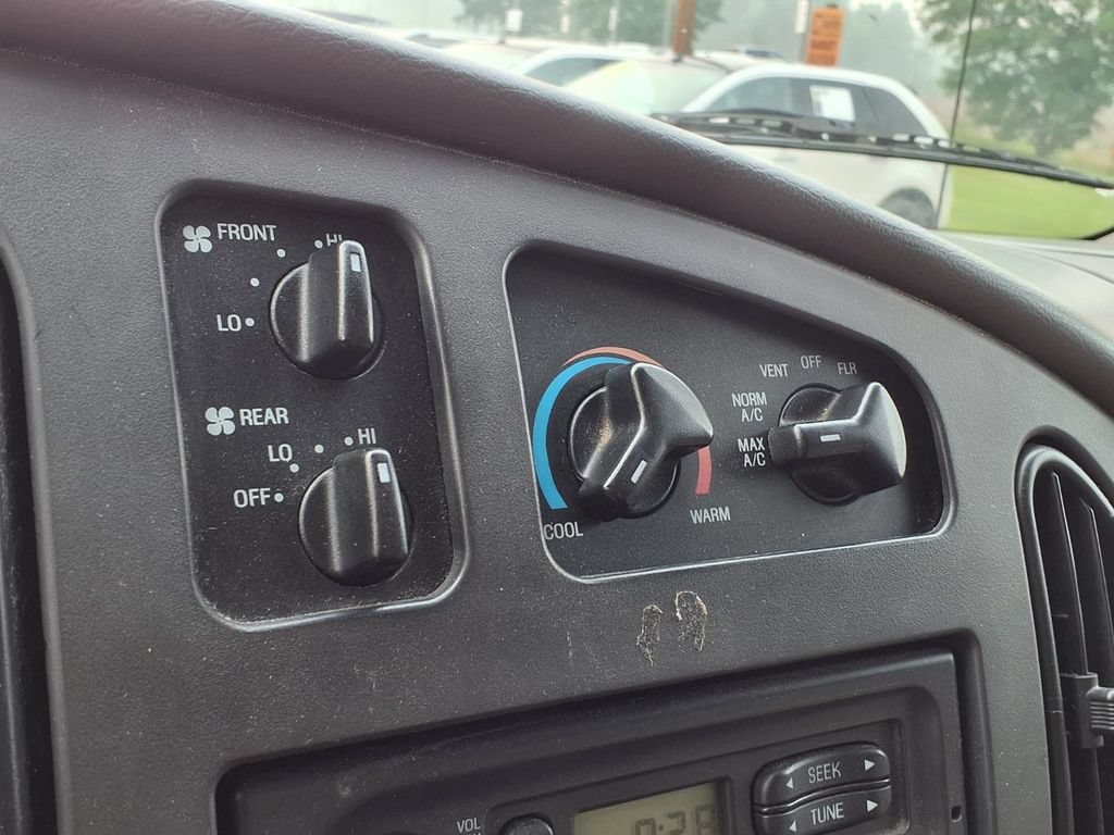 Used 2008 Ford E-250 and Econoline 250 RWD image 19