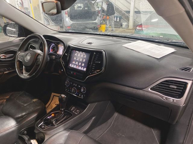 Used 2019 Jeep Cherokee Limited image 27