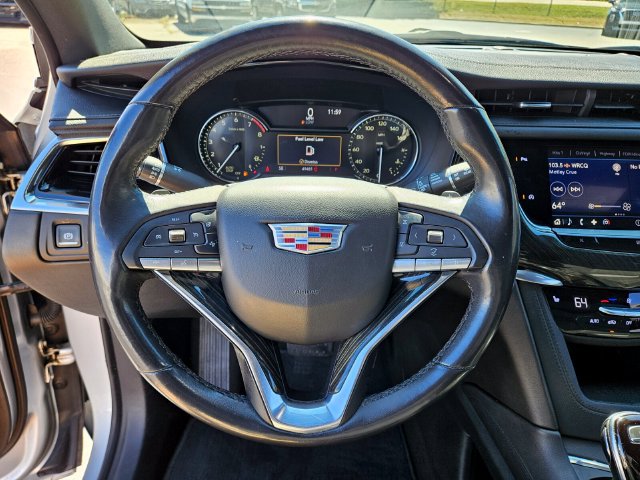 Used 2020 Cadillac XT6 Premium Luxury FWD image 25
