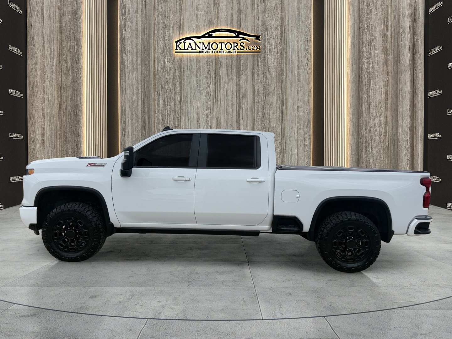 Used 2024 Chevrolet Silverado 2500 LT AWD/4WD image 8