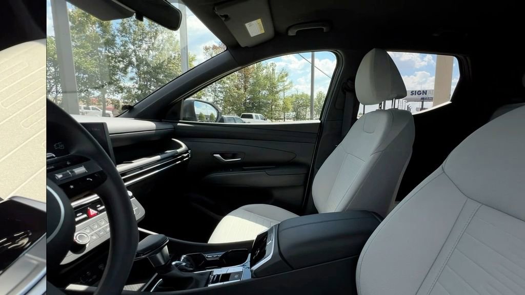 Used 2025 Hyundai Santa Cruz SE image 33