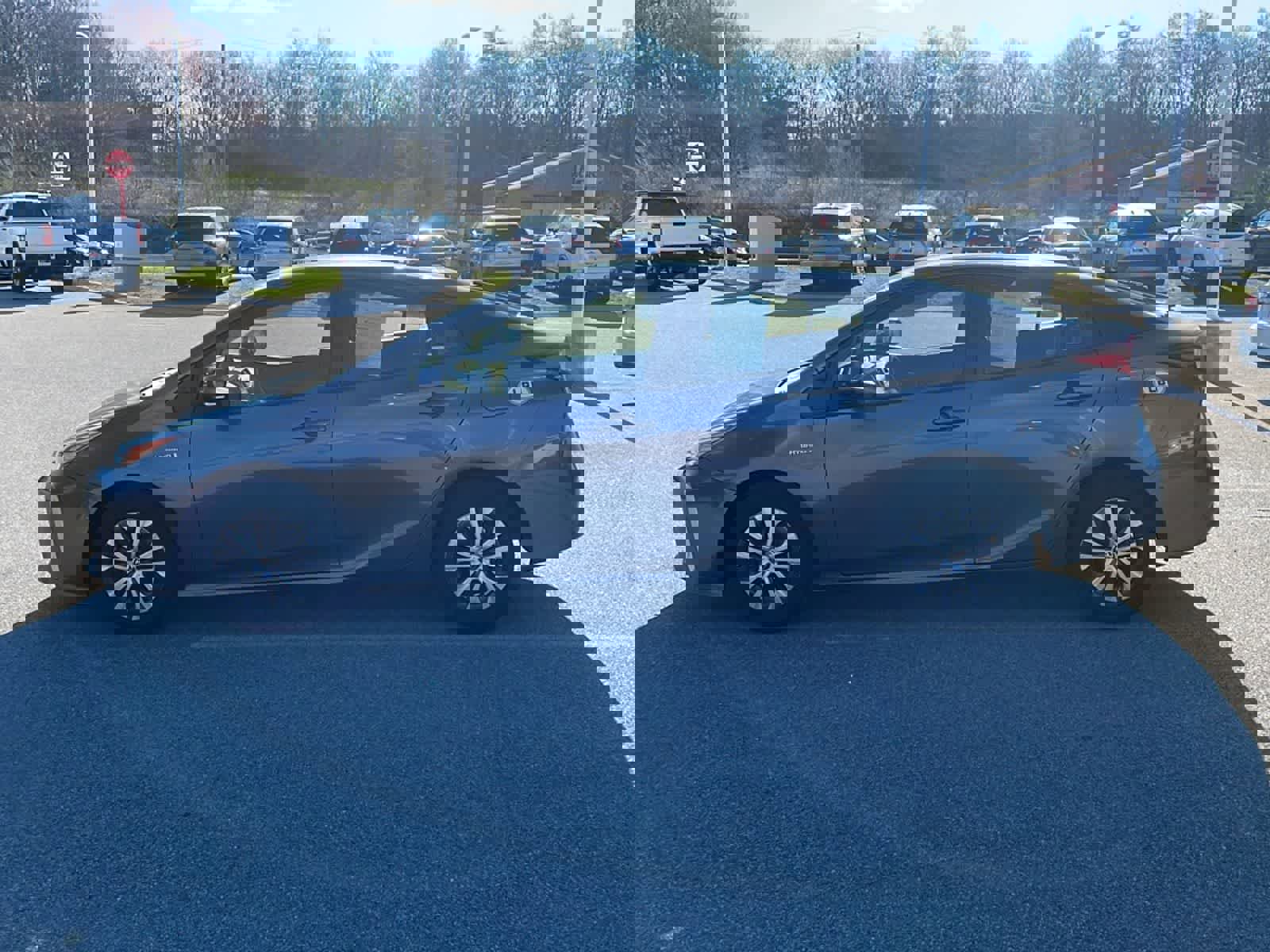 Certified 2021 Toyota Prius LE w/ Carpet Mat Package (TMS) image 5