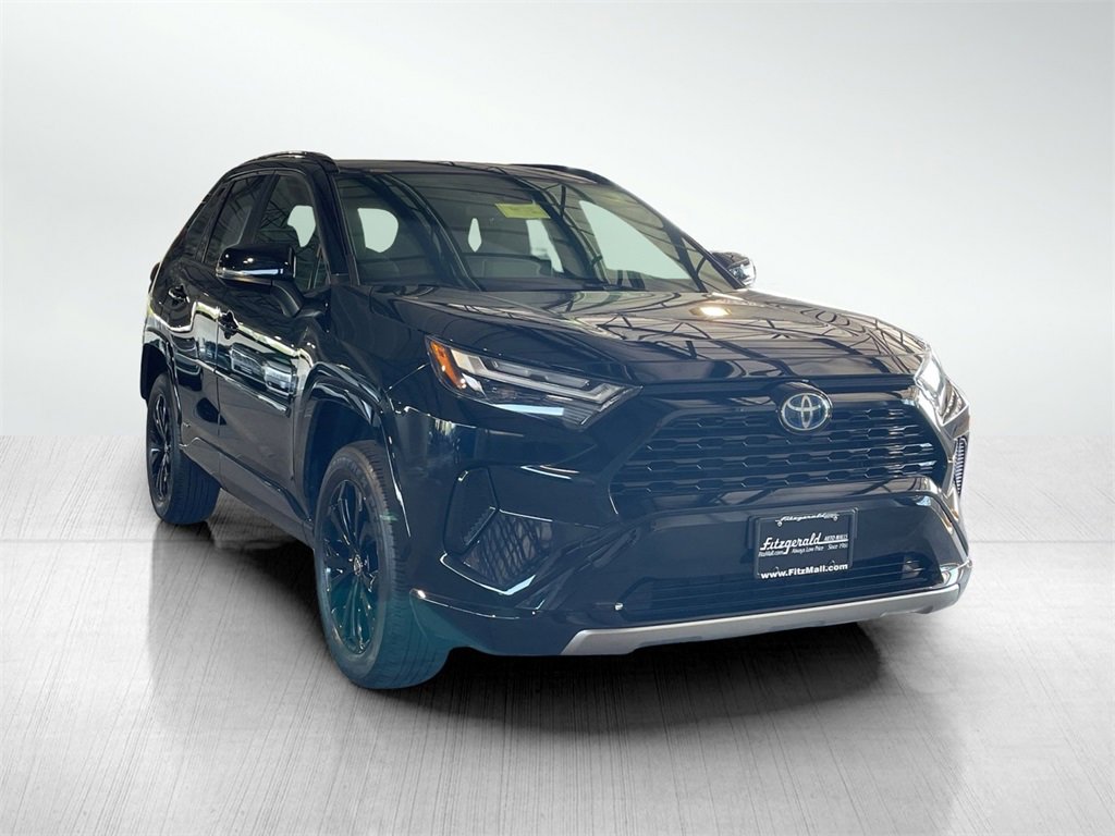 Certified 2022 Toyota RAV4 SE image 1