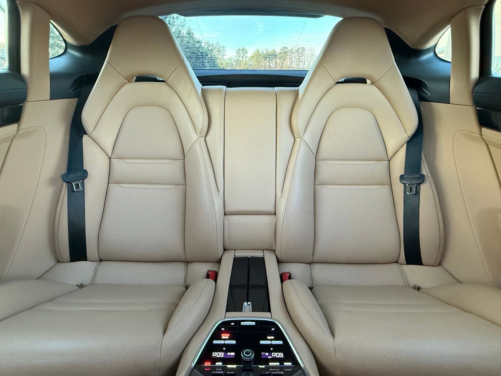 Used 2018 Porsche Panamera 4S image 40