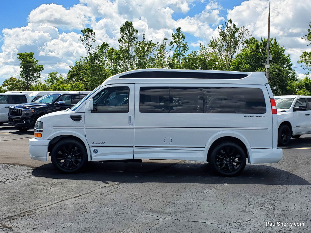 Used 2023 Chevrolet Express 2500 RWD image 21
