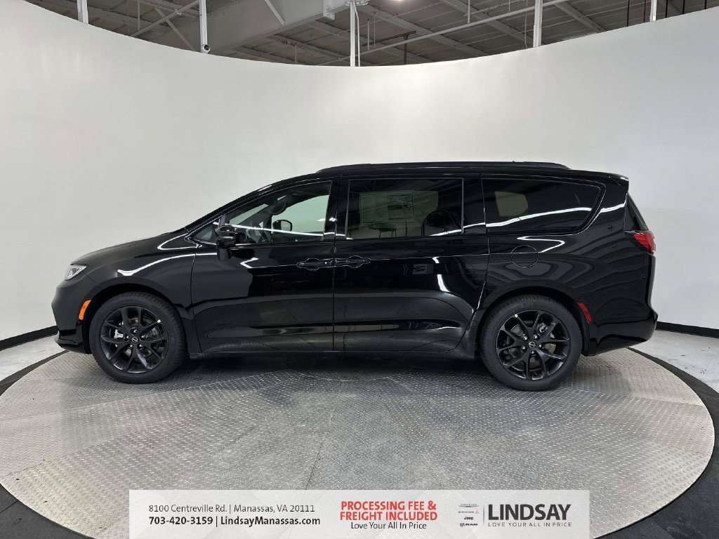 New 2026 Chrysler Pacifica Select w/ S Appearance Package FWD image 5