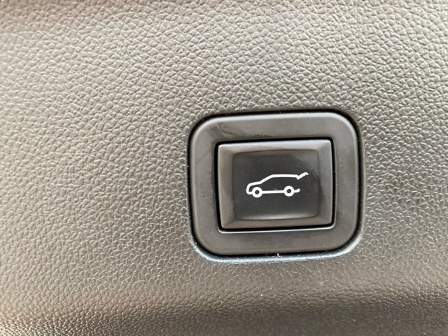 Used 2024 GMC Yukon AT4 w/ Technology Package AWD/4WD image 34