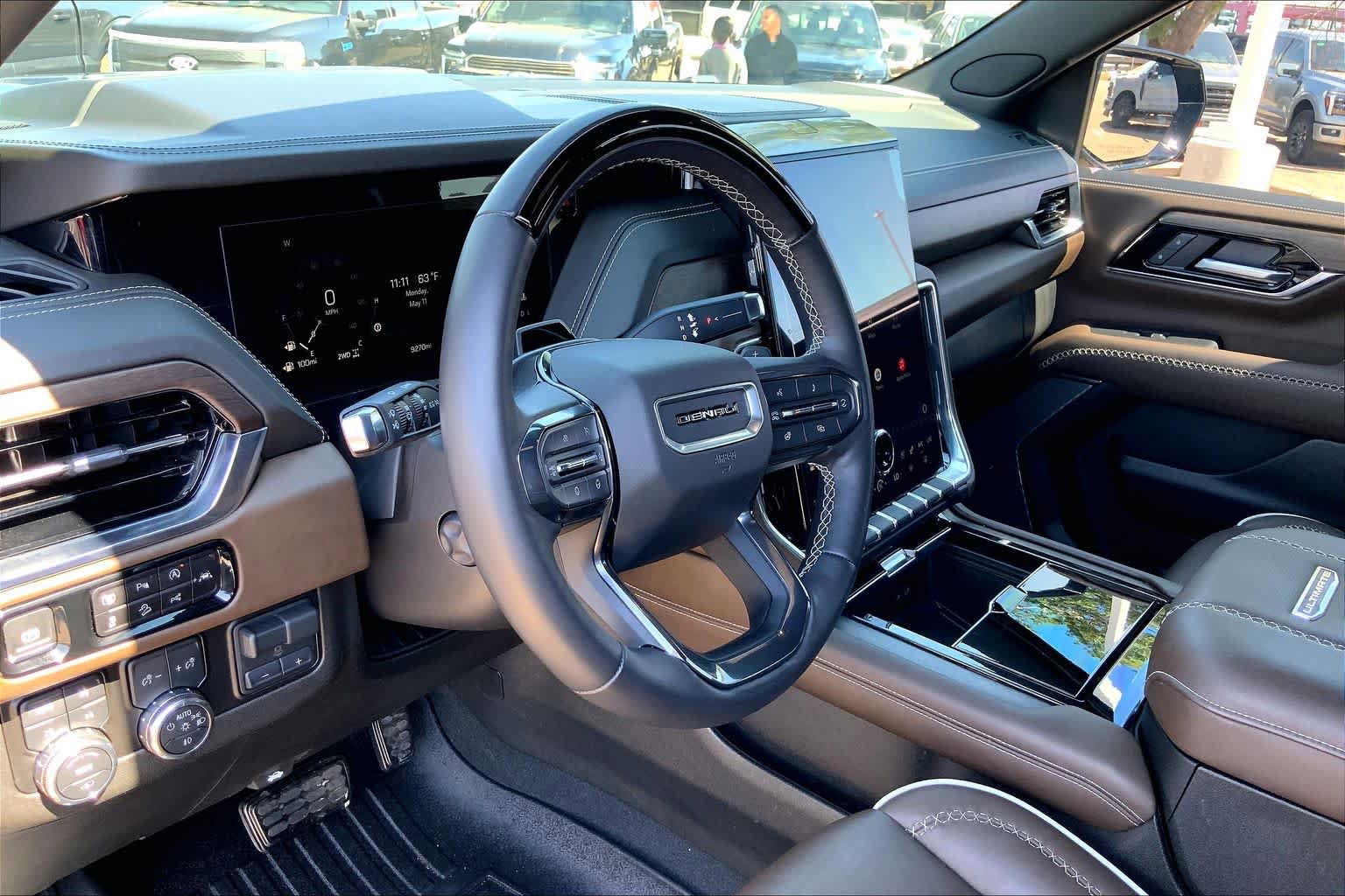 Used 2025 GMC Yukon Denali Ultimate AWD/4WD image 17