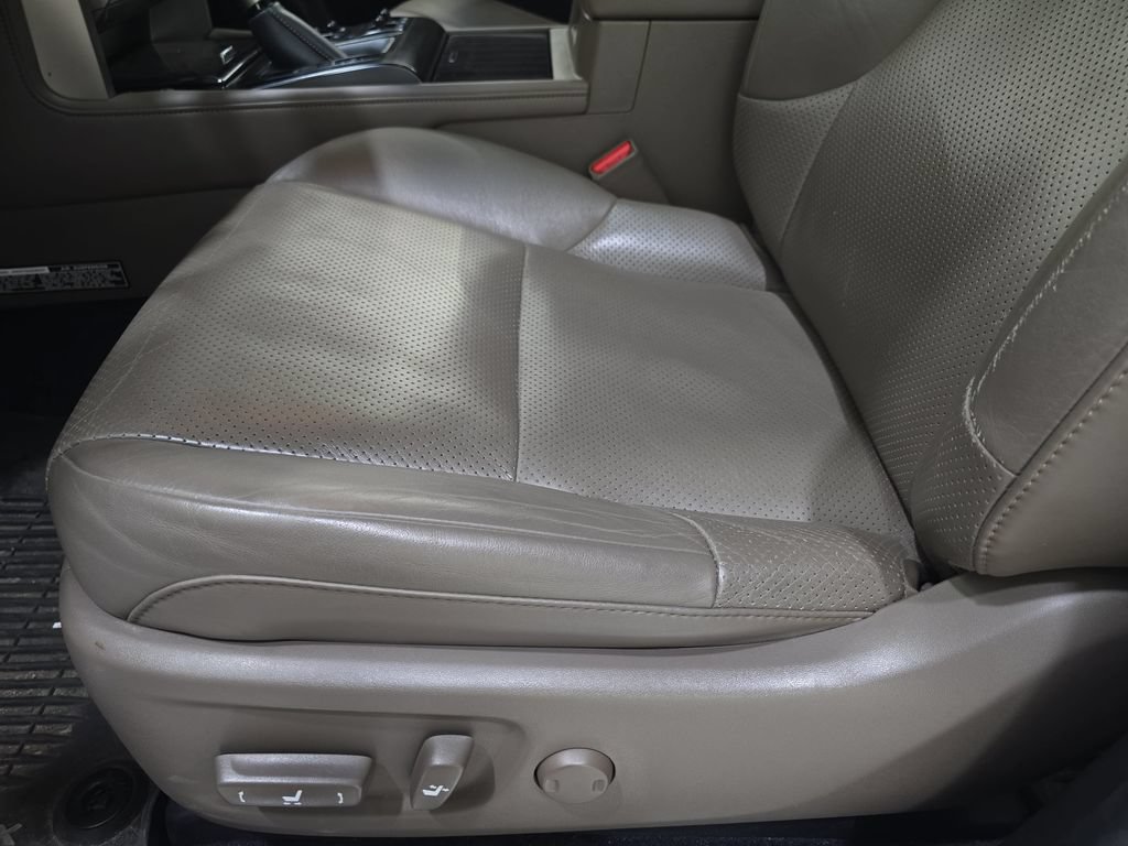 Used 2021 Lexus GX 460 Luxury w/ Sport Design Package AWD/4WD image 30