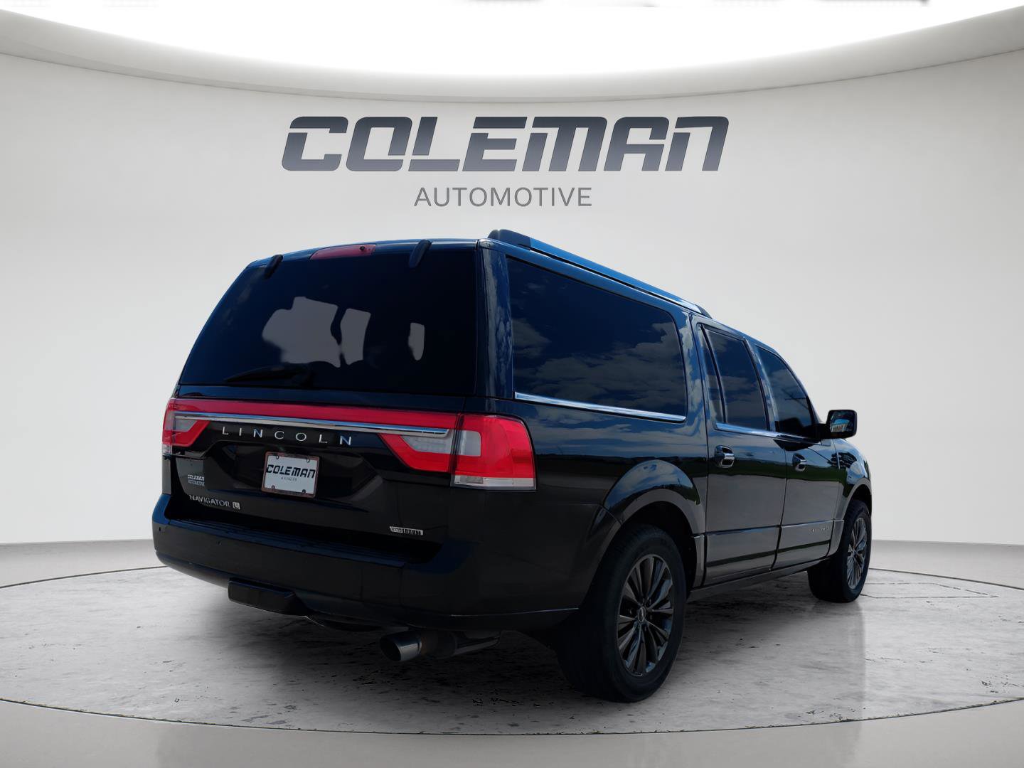 Used 2016 Lincoln Navigator L Select AWD/4WD image 5