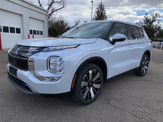 New 2026 Mitsubishi Outlander SE image 1