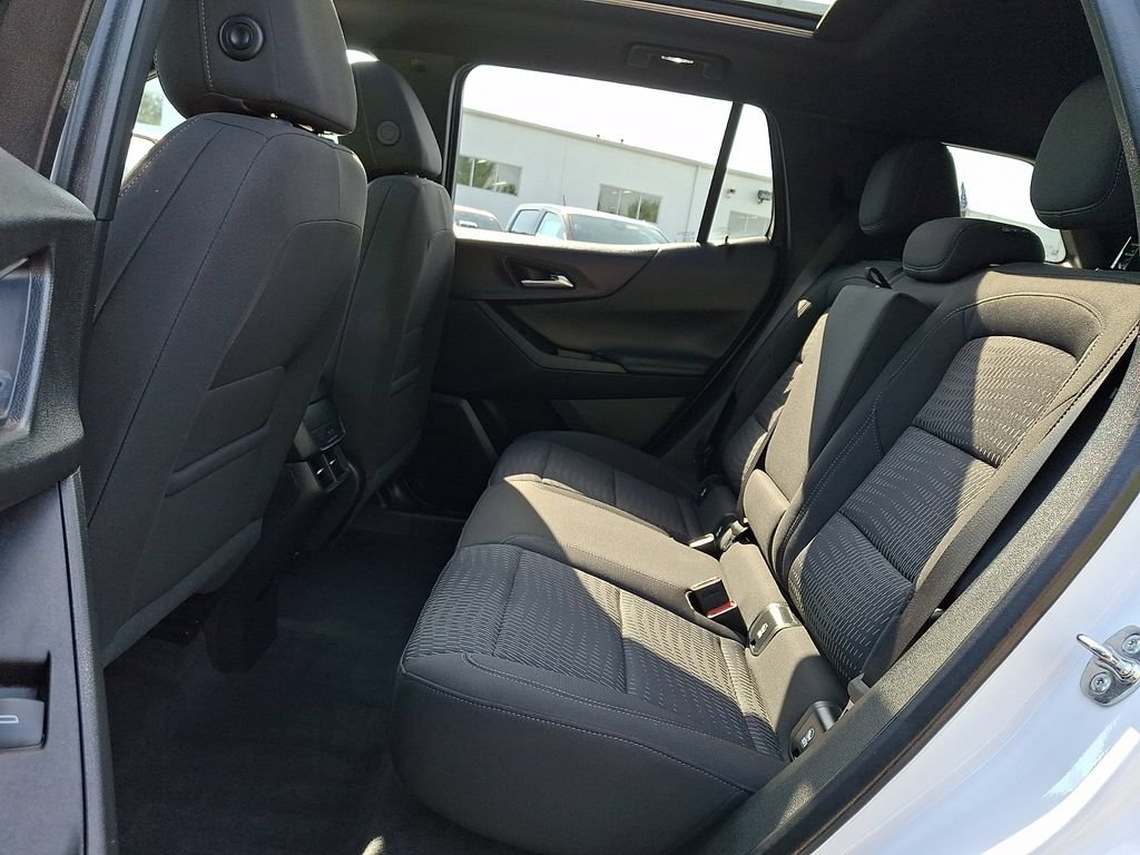 Used 2025 Chevrolet Equinox LT w/ Safety and Technology Package AWD/4WD image 10