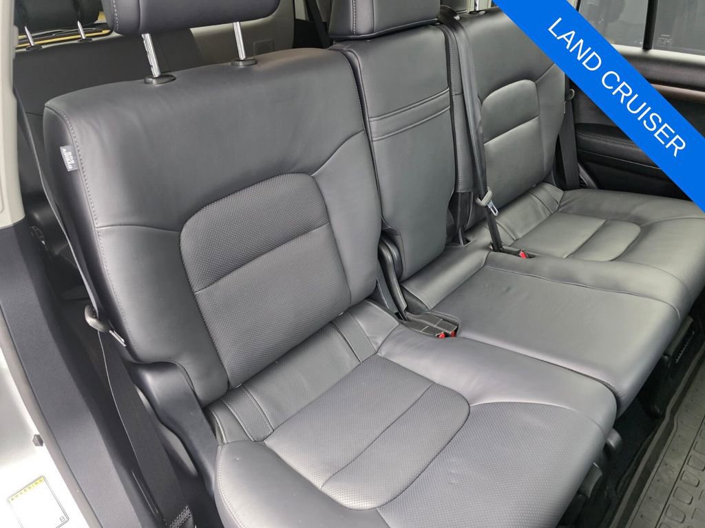 Used 2018 Toyota Land Cruiser image 28