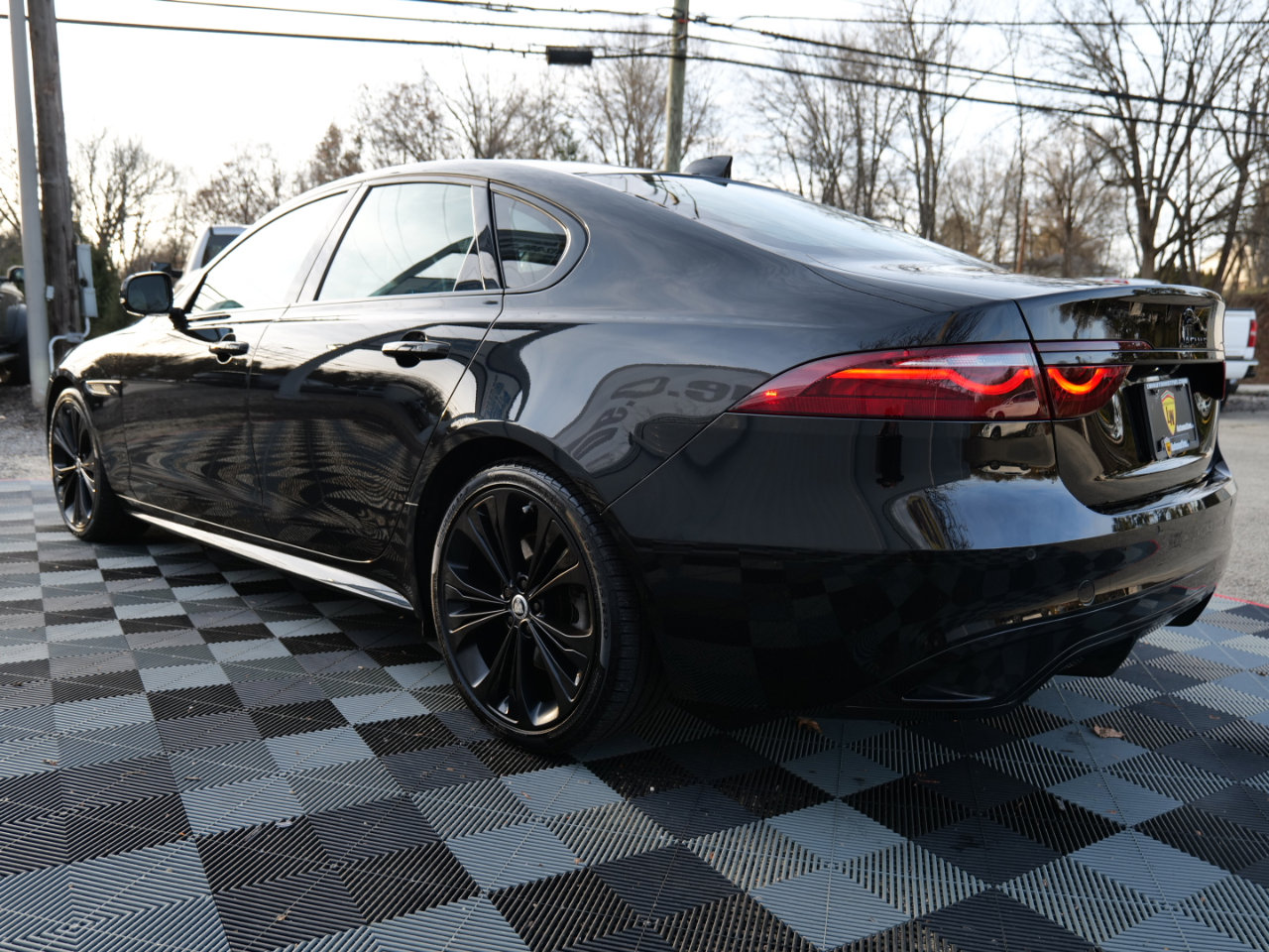 Used 2024 Jaguar XF R-Dynamic SE image 90