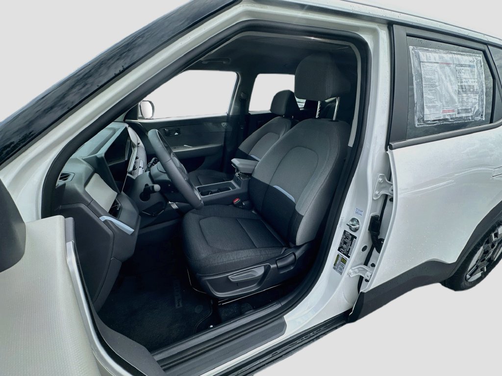 New 2027 Kia Seltos LX FWD image 19