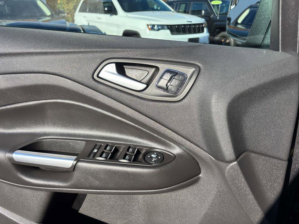 Used 2016 Ford Escape Titanium image 17