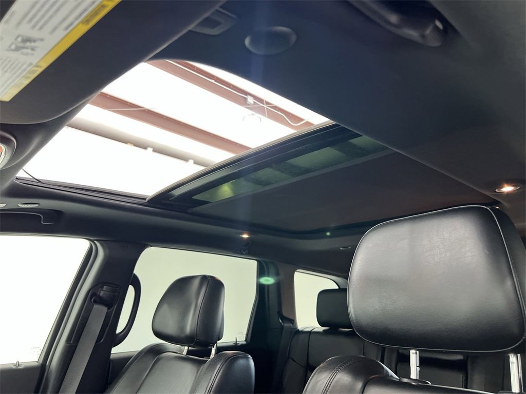 Used 2020 Jeep Grand Cherokee Limited w/ Luxury Group II image 19