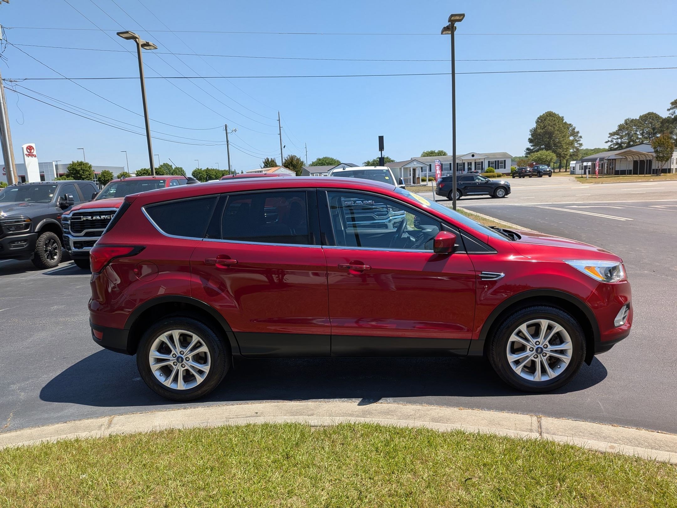 Used 2019 Ford Escape SE AWD/4WD image 4