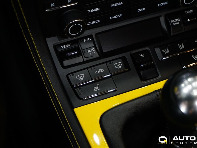 Used 2020 Porsche 718 Boxster Spyder RWD image 25