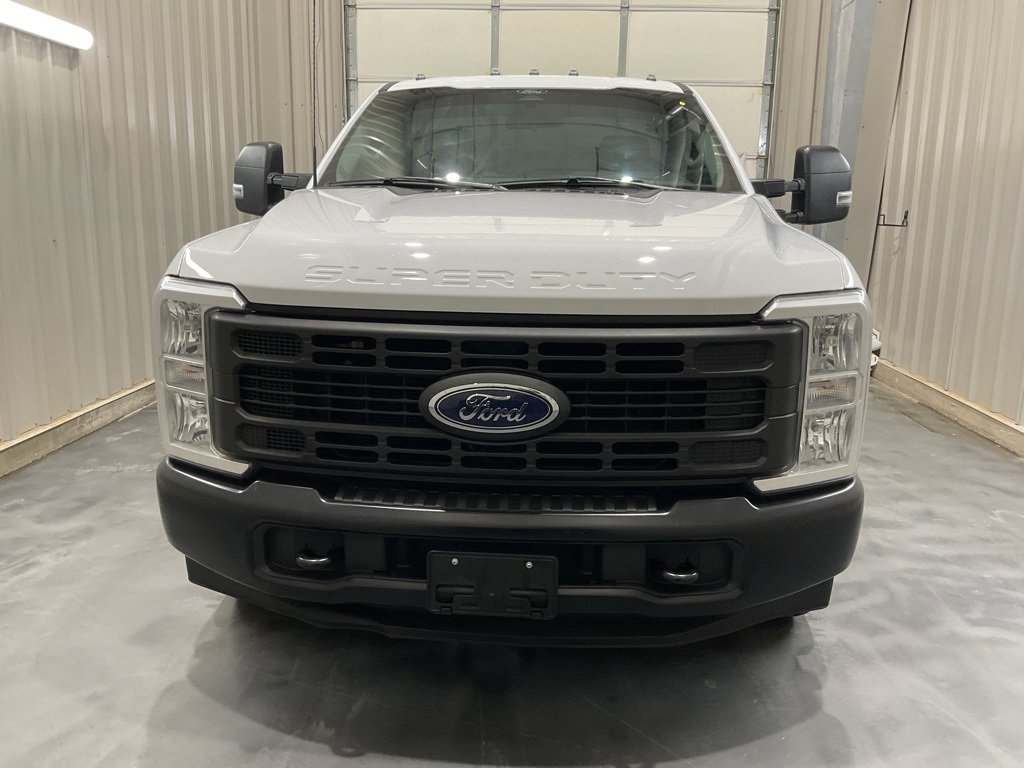 Used 2024 Ford F350 XL w/ Camper Package image 2